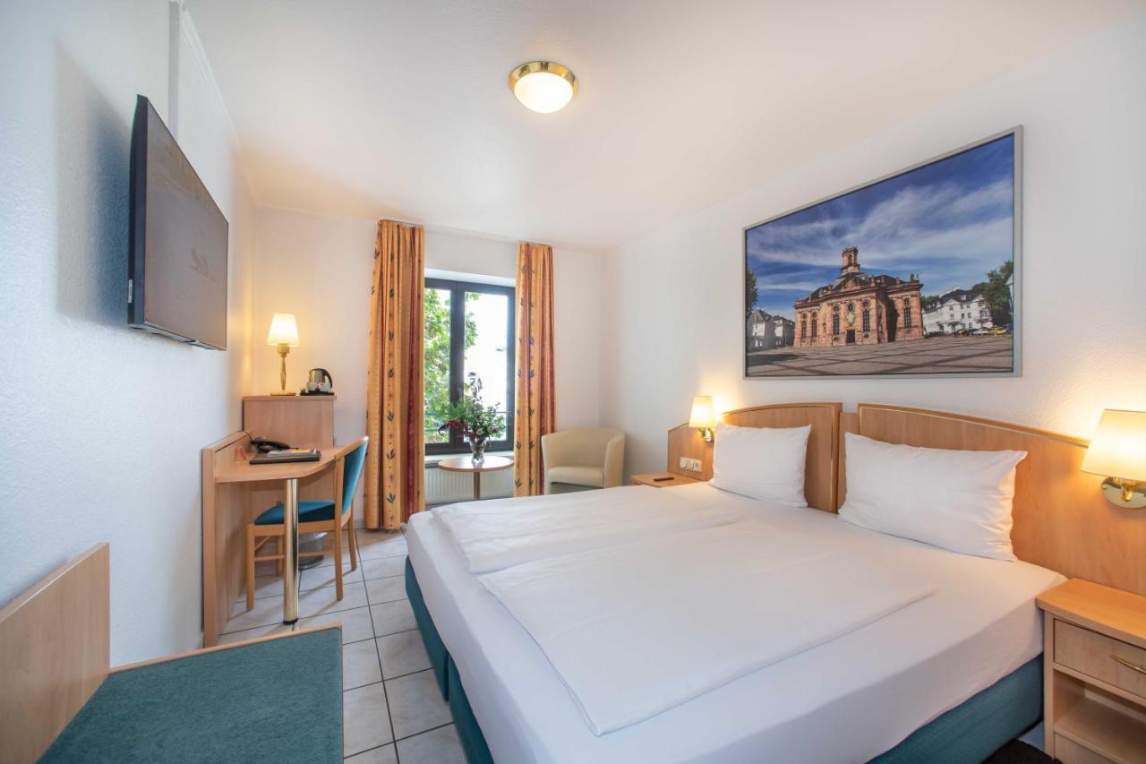 Uno Hotel Posthof סארלואי מראה חיצוני תמונה