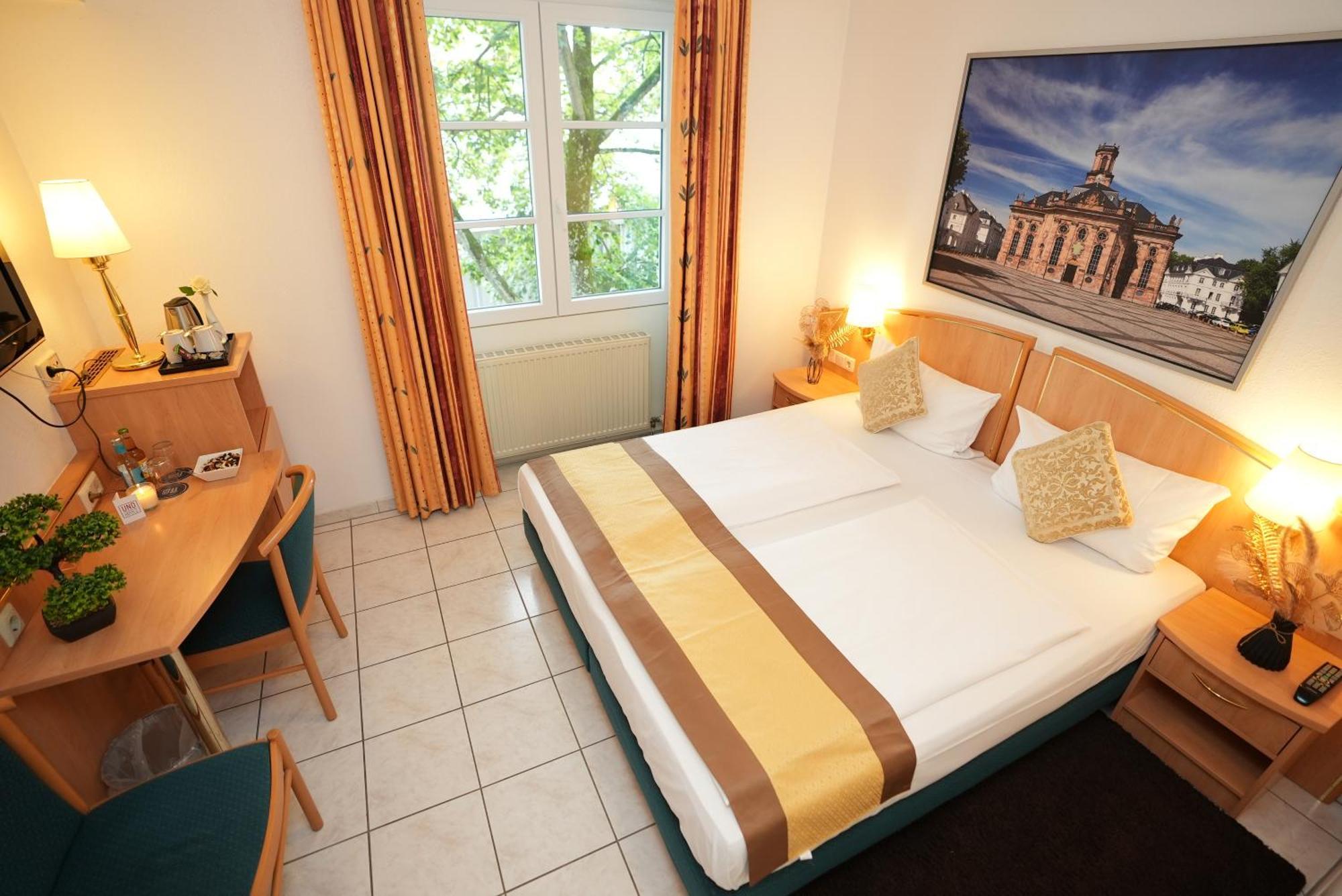 Uno Hotel Posthof סארלואי מראה חיצוני תמונה