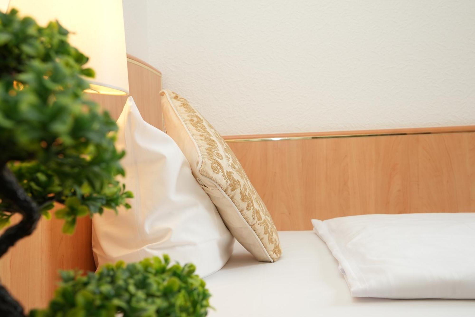 Uno Hotel Posthof סארלואי מראה חיצוני תמונה