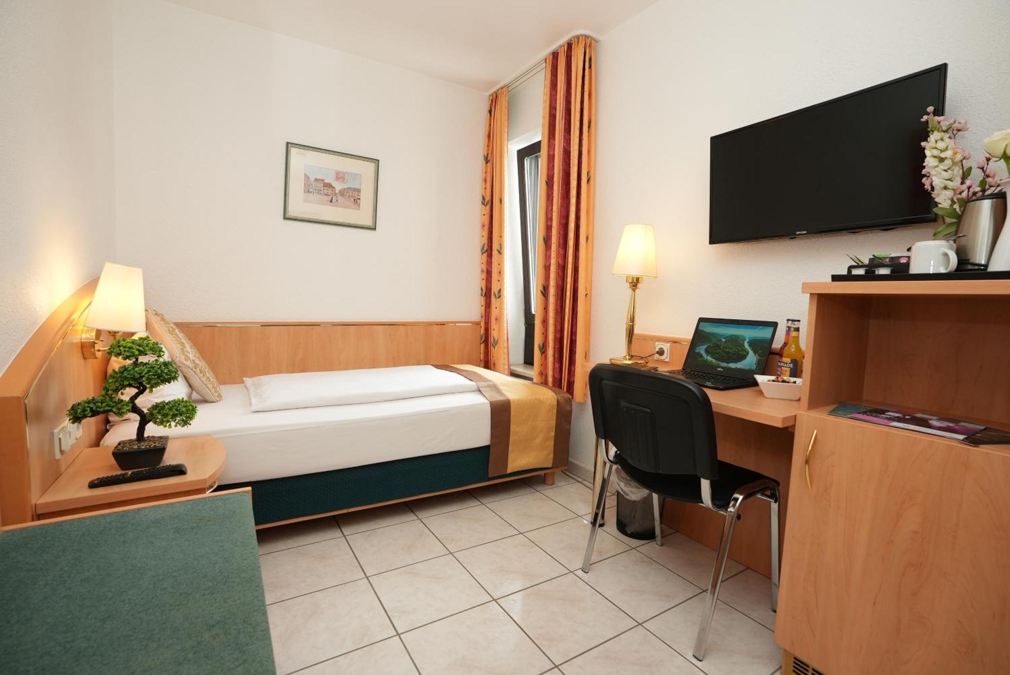 Uno Hotel Posthof סארלואי מראה חיצוני תמונה